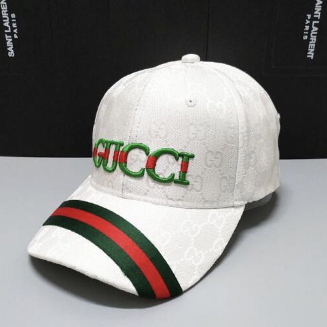 כובע ( בייסבול ) של Gucci.
Several colors