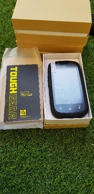 300 ש₪! חדש באריזה! סמארטפון ToughGear Solid משוריין עמיד בפני מים אבק ושבירה, אחסון וזיכרון: 1gb/36gb. מצלמות 8mp. אנדרואיד! מסך 4 אינצ' מחוסם גורילה 3. עברית מלאה! סים כפול! אידיאלי לעובדי כפיים, חיילים ותלמידים וכל מי שנמאס לו להחליף טלפון כל חודש. ניתן לעשות משלוח!
