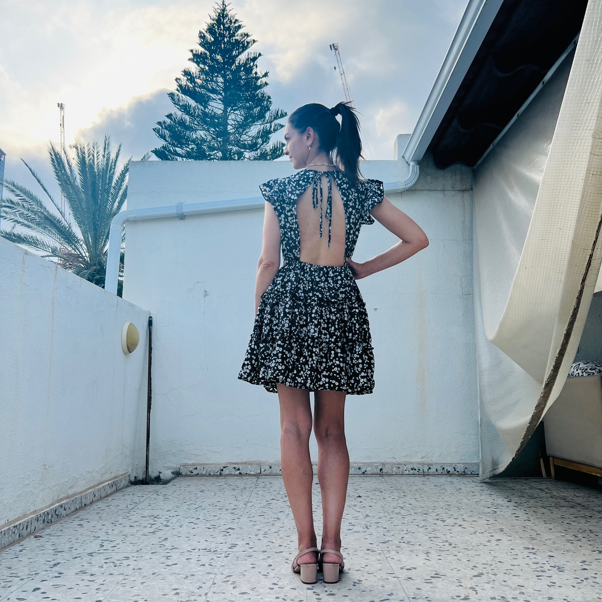 שמלה קשירת גב קצרה מידה סמול מshein