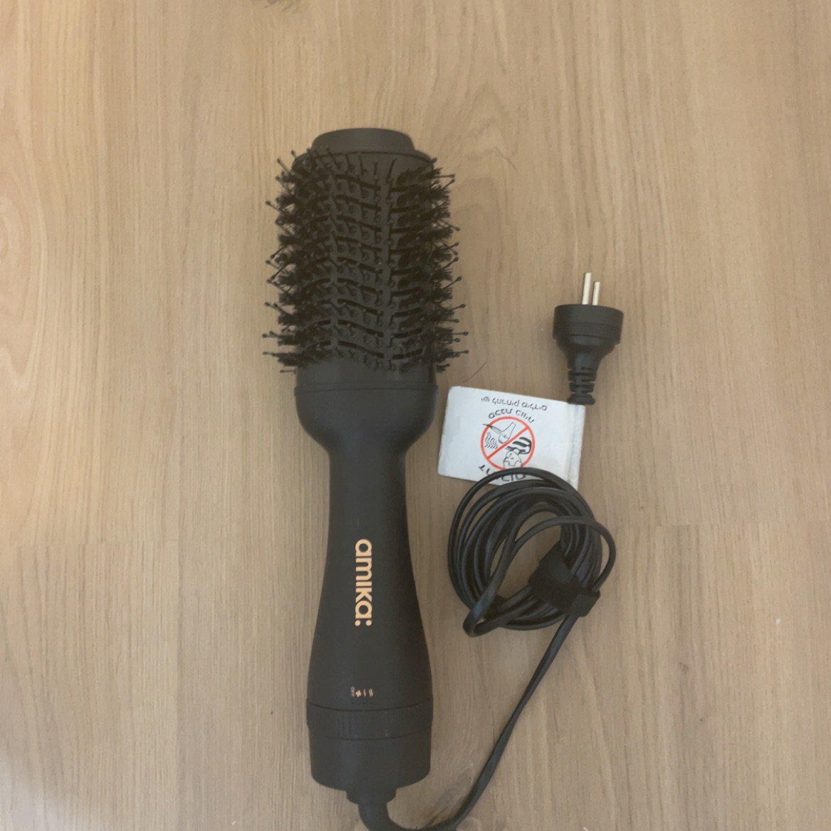 מברשת פן של אמיקה