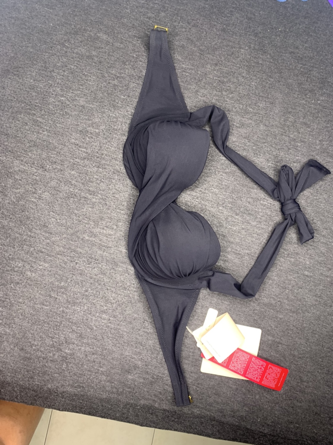 חזית בגד ים גוטקס