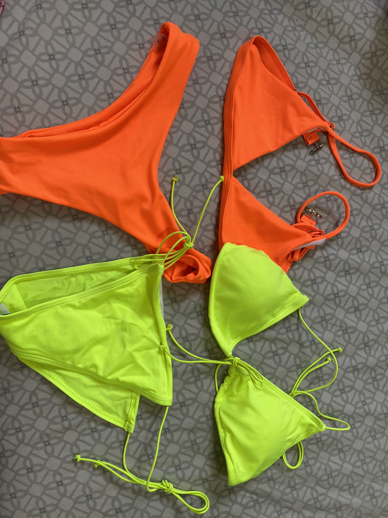 בגדי ים צועקים !!!