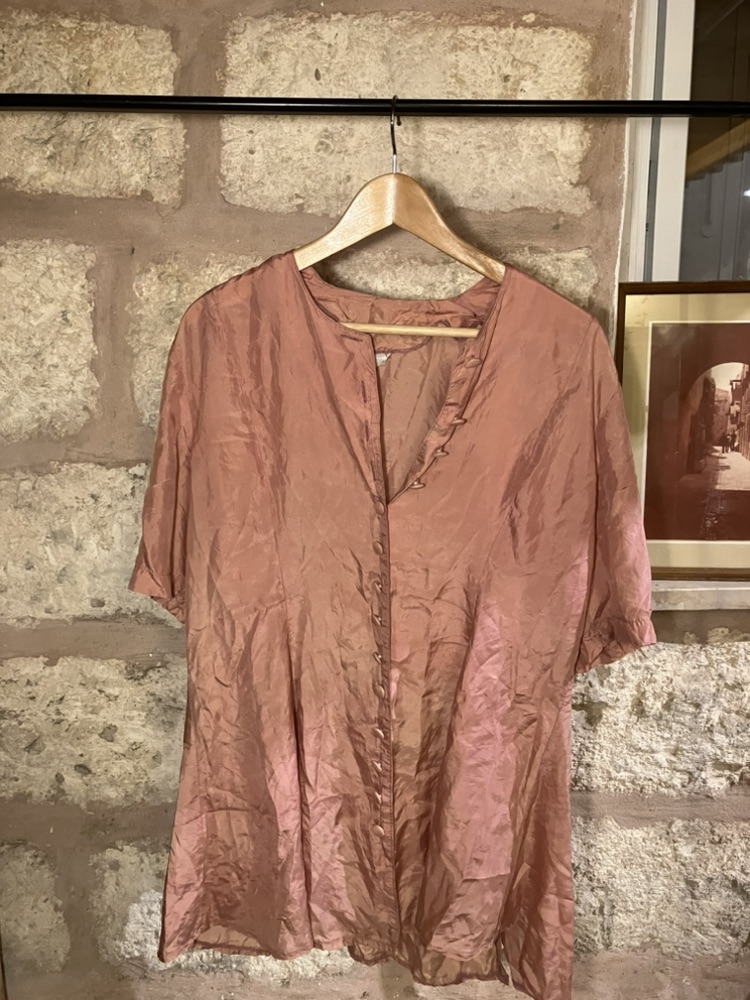 חולצת סאטן נעימה