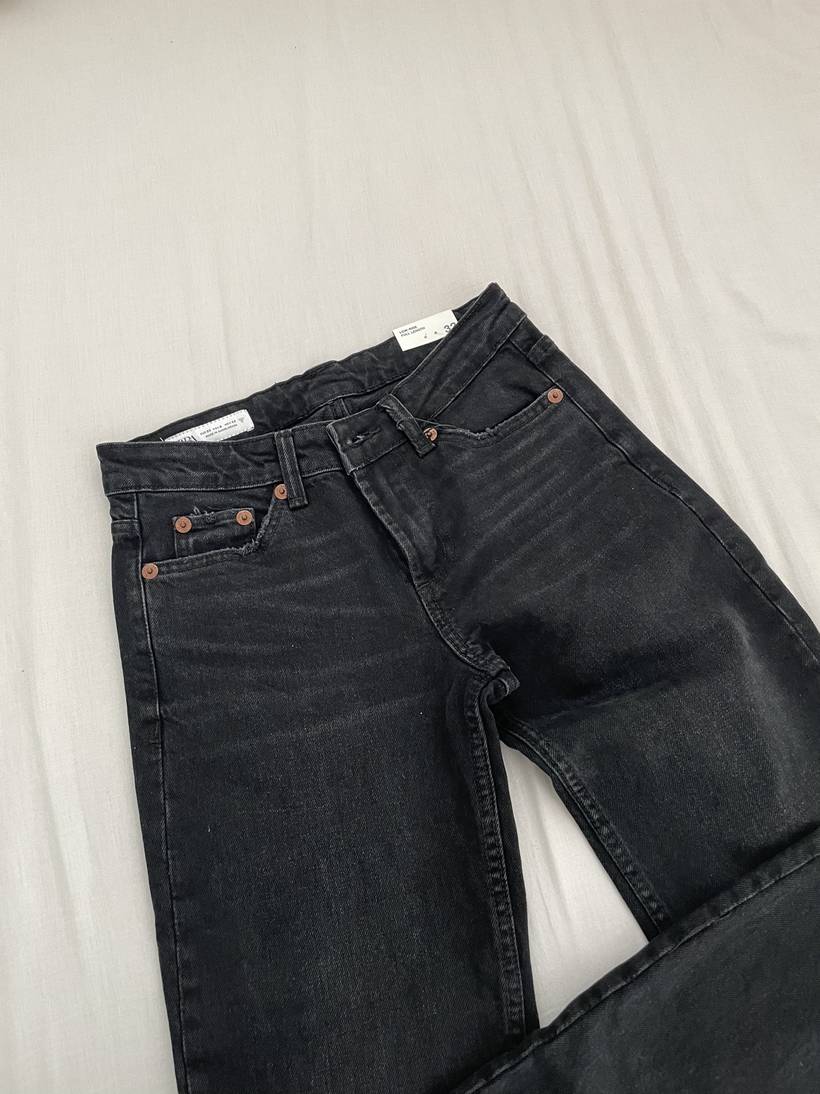 ג׳ינס חדש שחור נמוך מושלם מזארה מידה 32