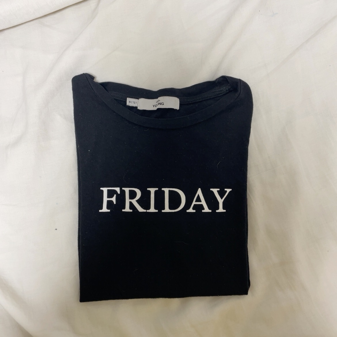 חולצת ״FRIDAY” מעדיקה 