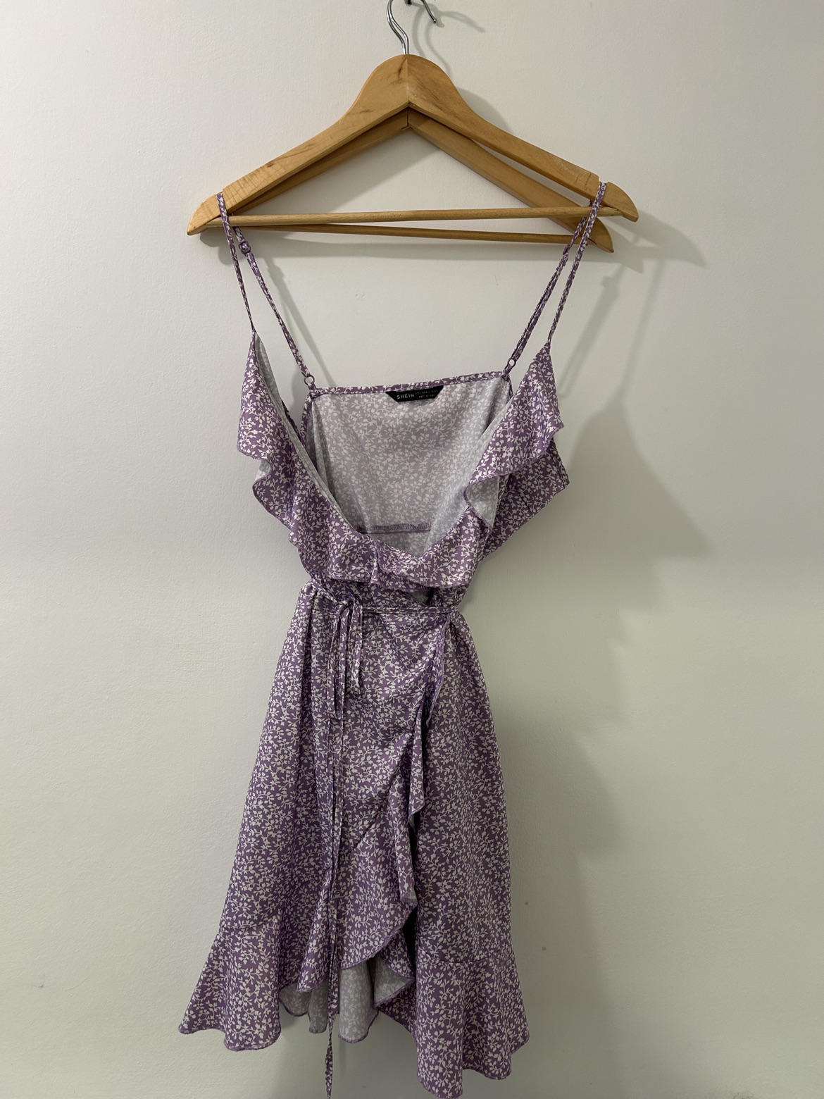 שמלת מיני סגול לילך פרחונית