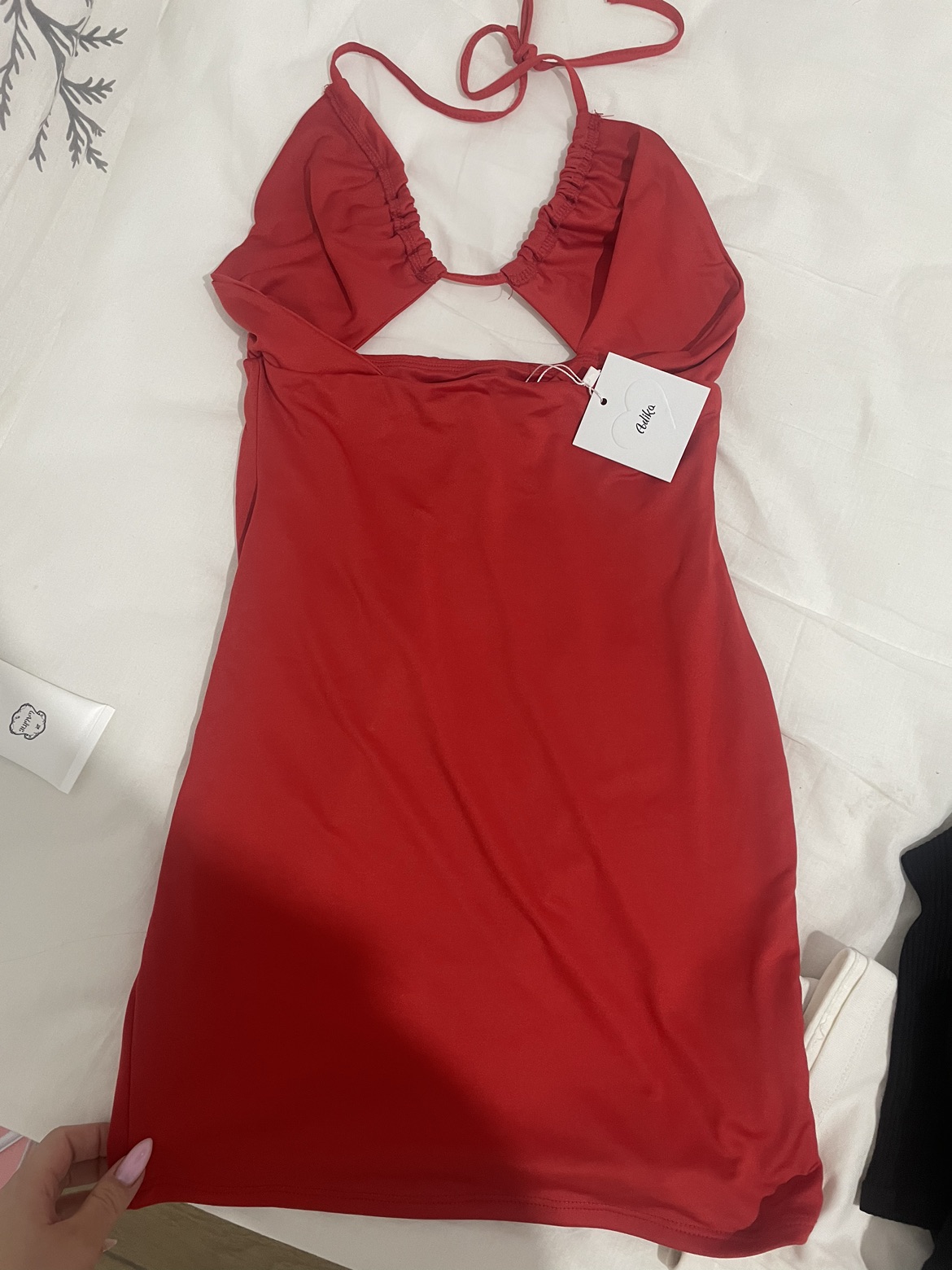 שמלה מעדיקה