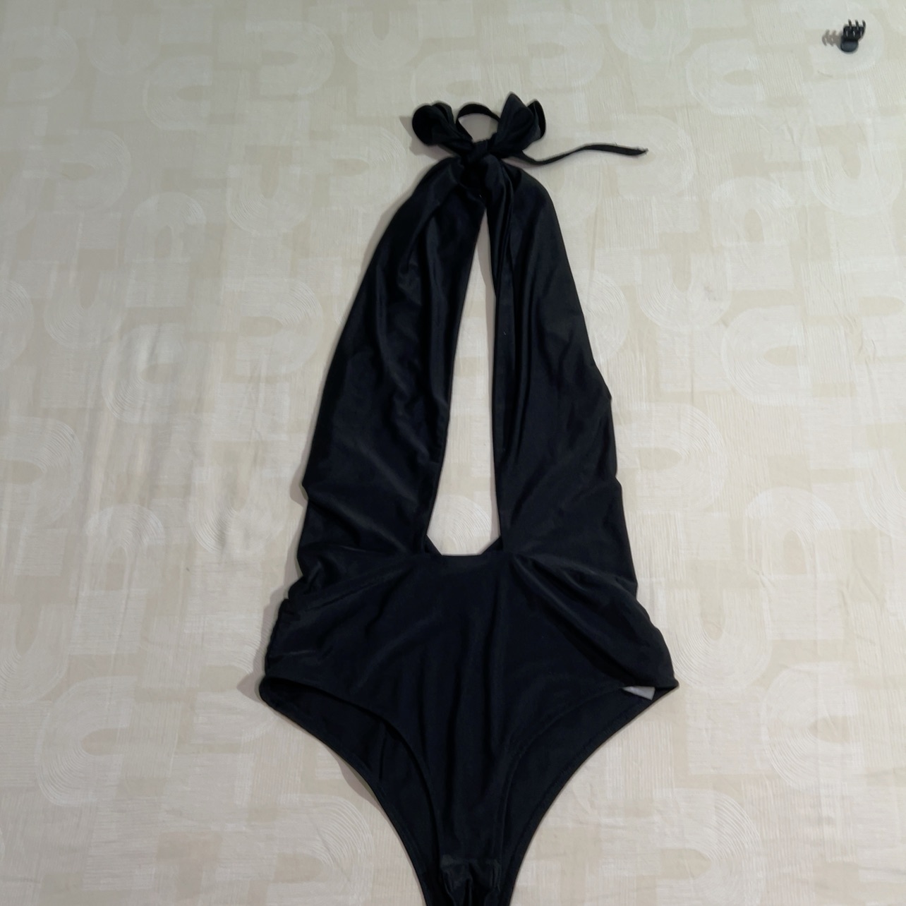 בגד גוף גב פתוח מעדיקה