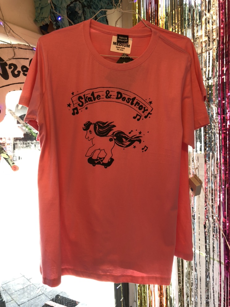 חולצת מותג טראש אדיקשן