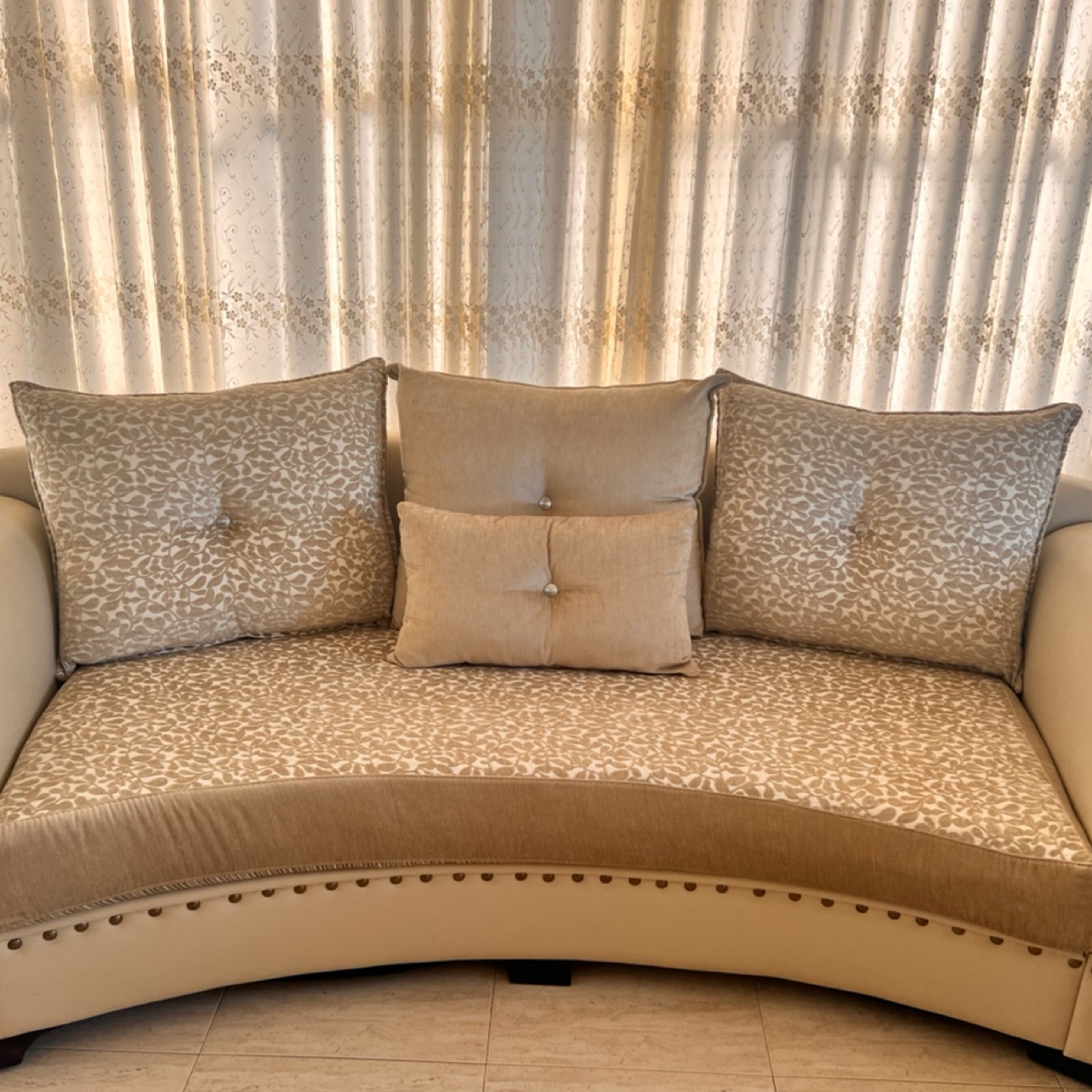 סלון למכירה 4000