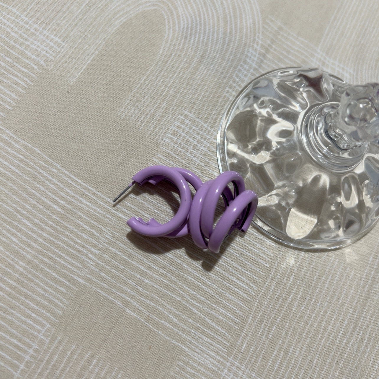 עגילים מעדיקה צבע סגול