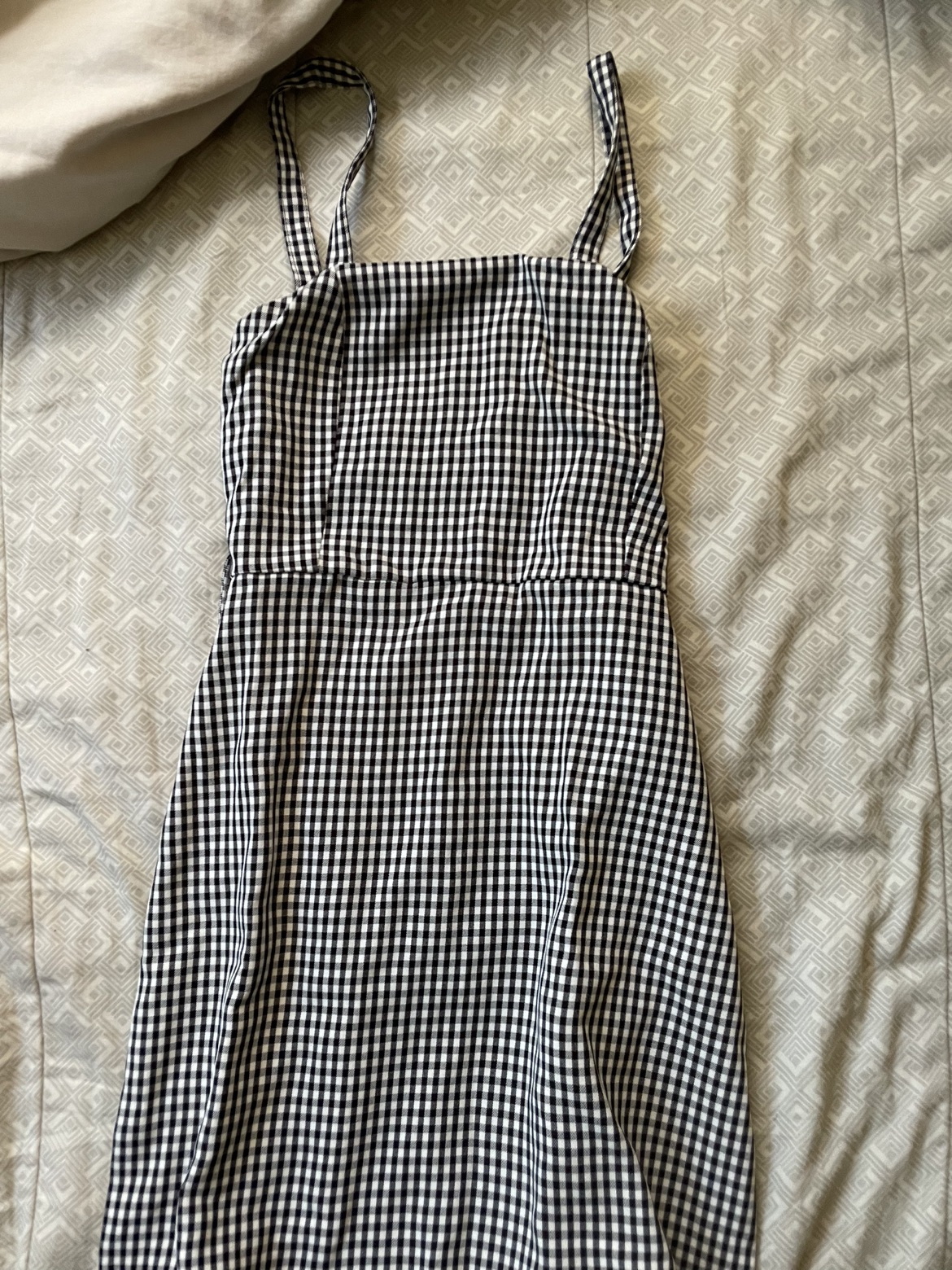 שמלה משובצת שחור לבן 