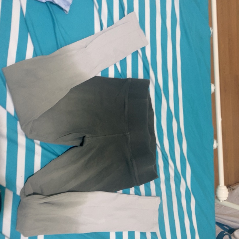 טייץ של הודיס מידה xs אבל מתרחב גם לסמול נוח ממש