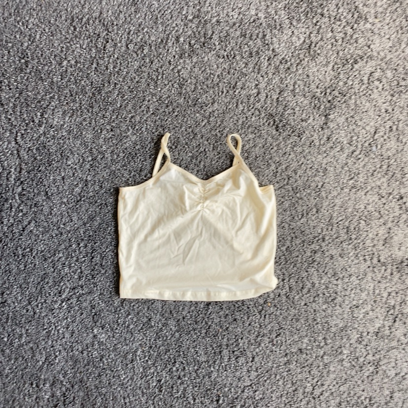 גופיה צהובה