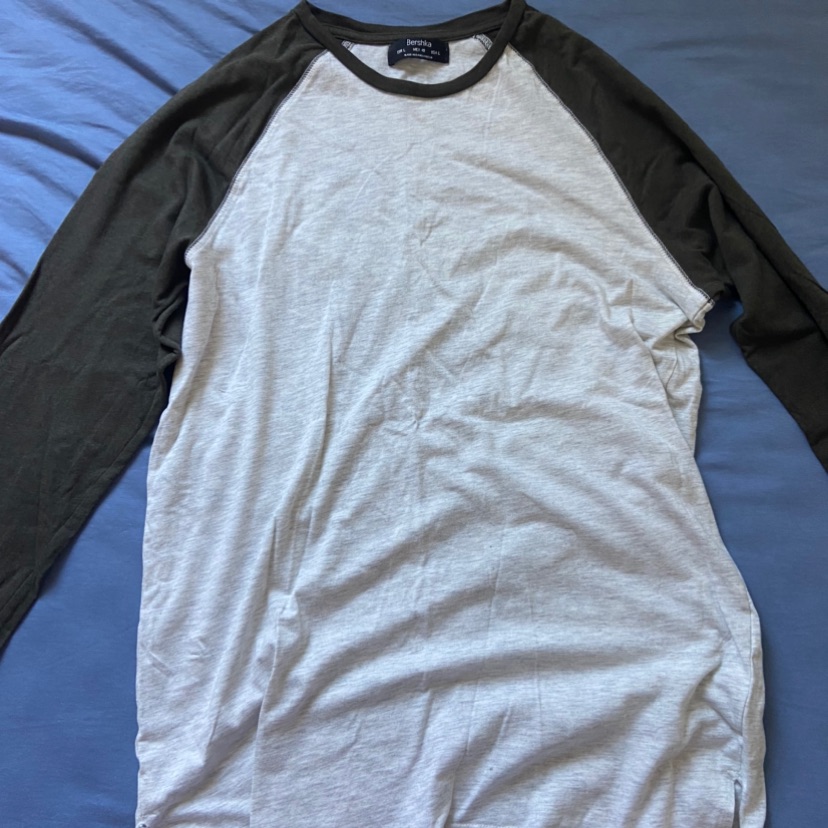 מגוון חולצות ארוכות