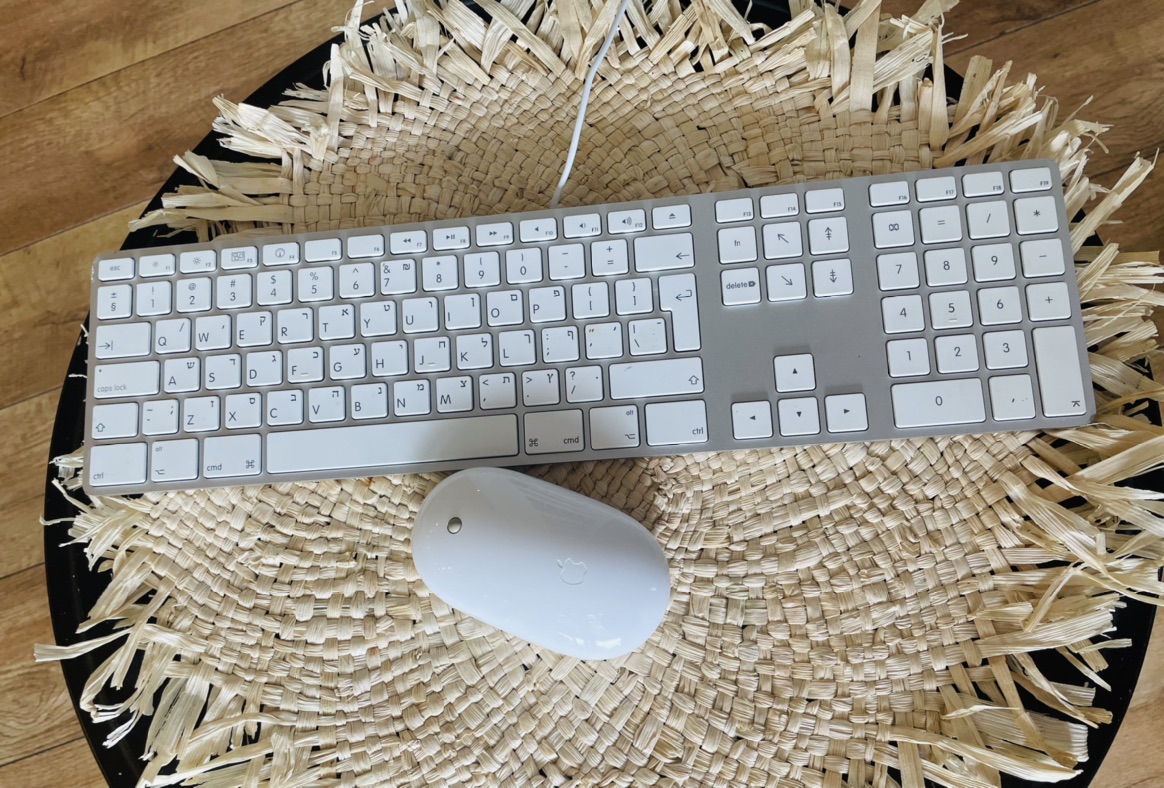 מקלדת ועכבר של Apple 