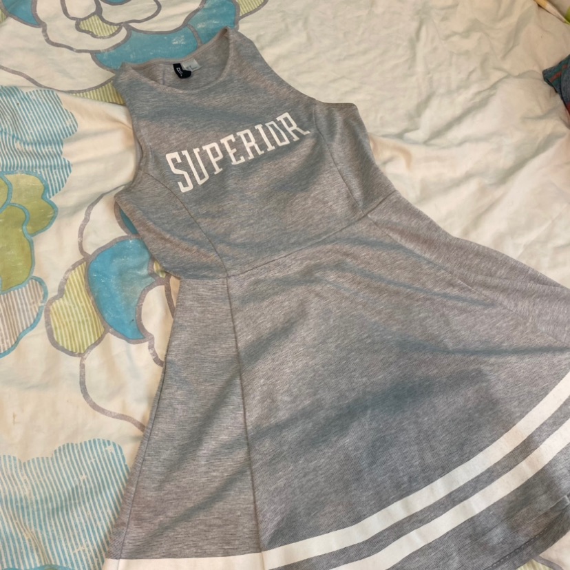 שמלה אפורה מהממת מידה 38🤍