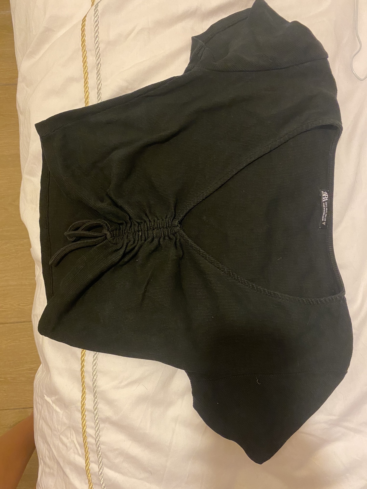 חולצת כיווצים שחורה מZARA, מידה L(מתאימה לM גם)