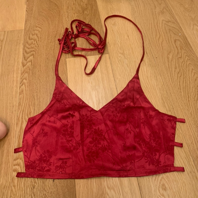 גופיית קשירה אדומה❤️❤️