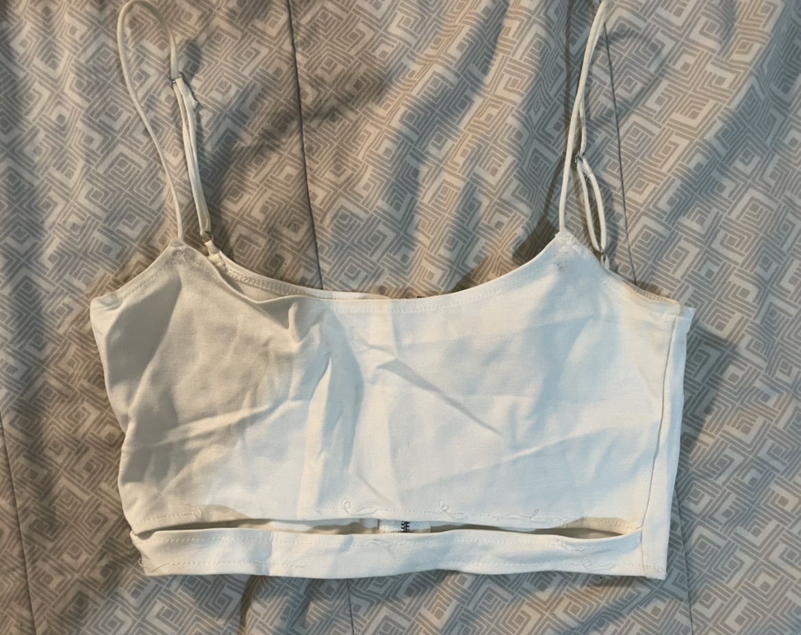 טופ לבן עדיקה