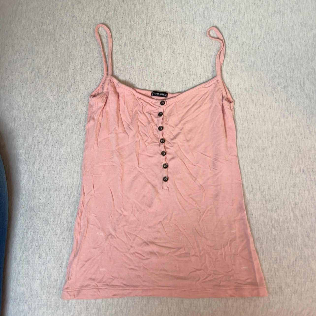 גופייה ורודה ספגטי