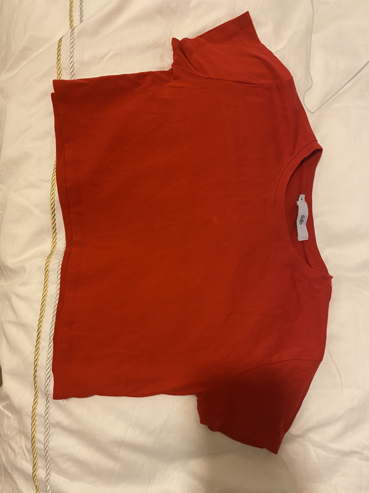 חולצת basic אדומה מAdika, מידה M