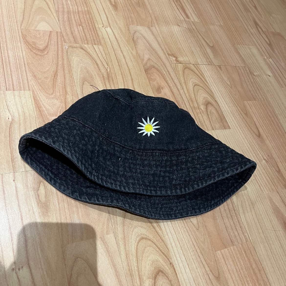 כובע גינס שחור