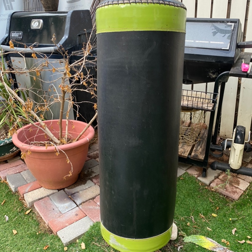 שק איגרוף מקצועי במצב מצוין(לא לתליה)