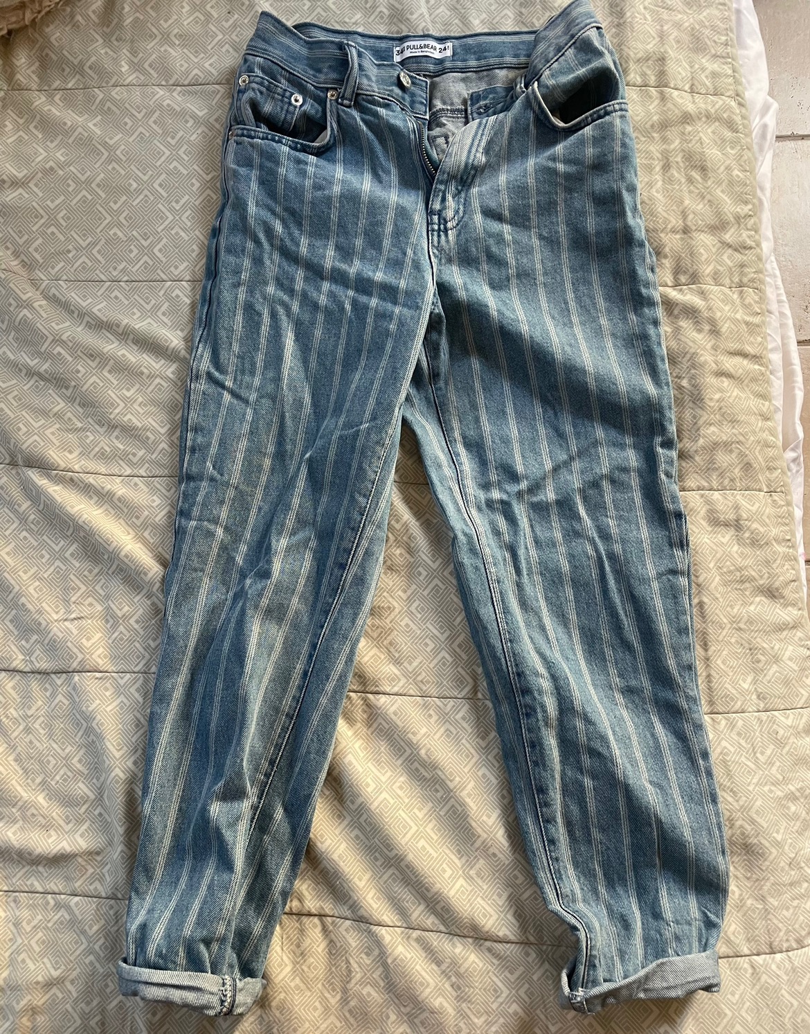 גינס גרסת mom פול אנד בר