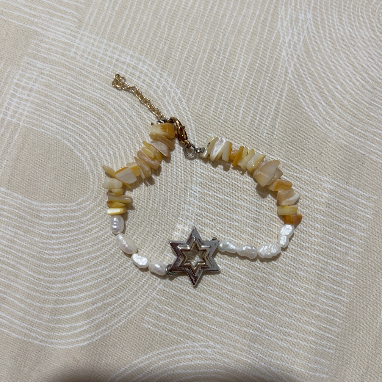 צמיד מגן דוד בצבע כסף וזהב מקורי , אמיתי, צמיד מהמם ברמה מפחידה