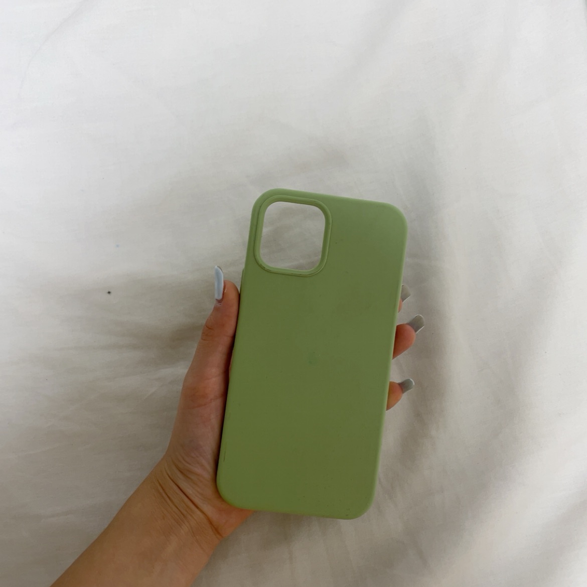 מגן קשיח לאייפון 12