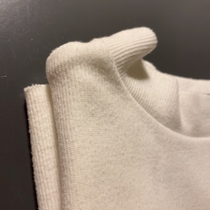 חולצה די עבה מהממת במידה s