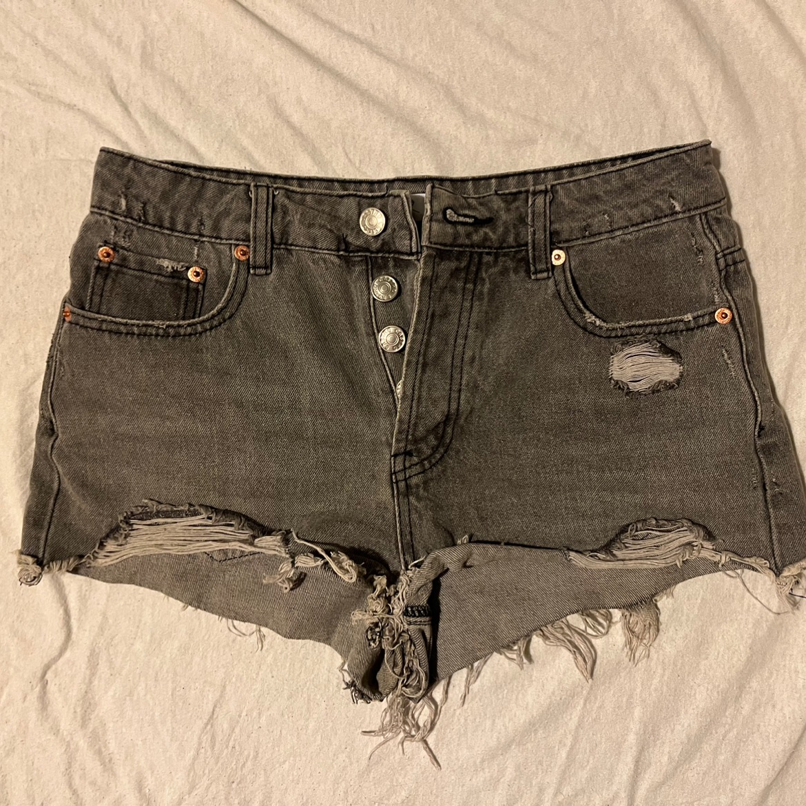 ג׳ינס שחור קצר