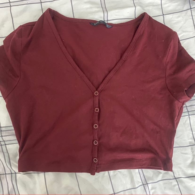 חולצה בורדו אלגנטית