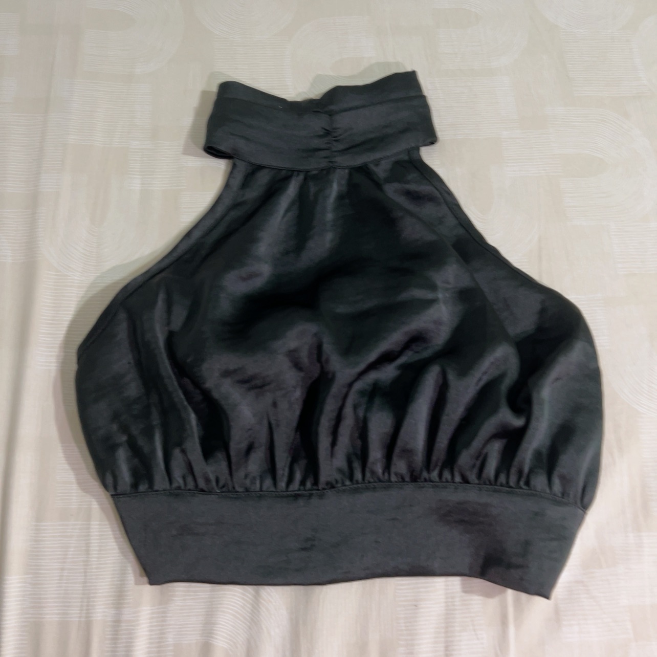 חולצת בטן סאטן מעדיקה