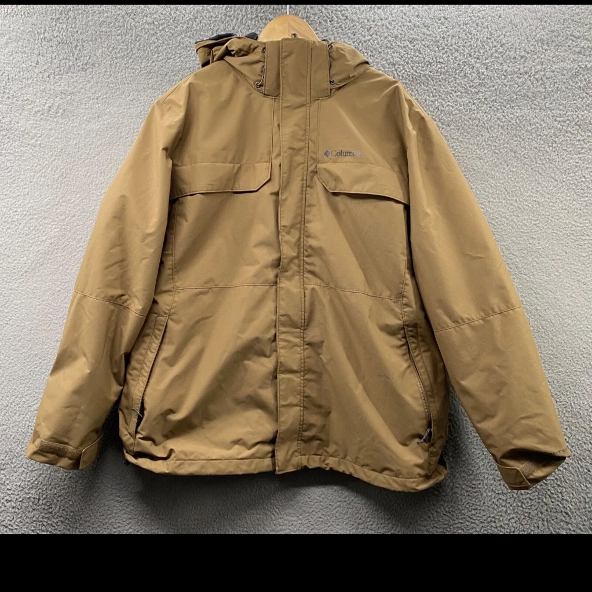 Columbia Man’s Jacket - XL