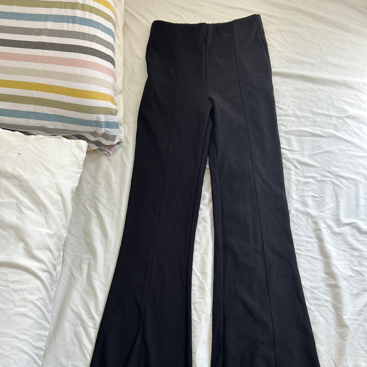 מכנס מתרחב ברשקה🖤