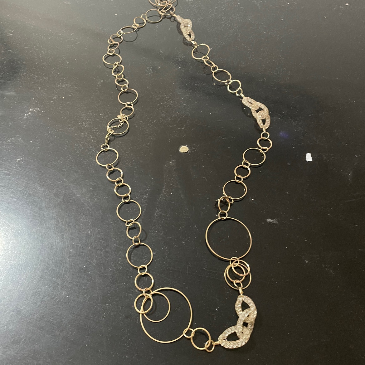 שרשרת מהממת לא נלבשה מעולם 