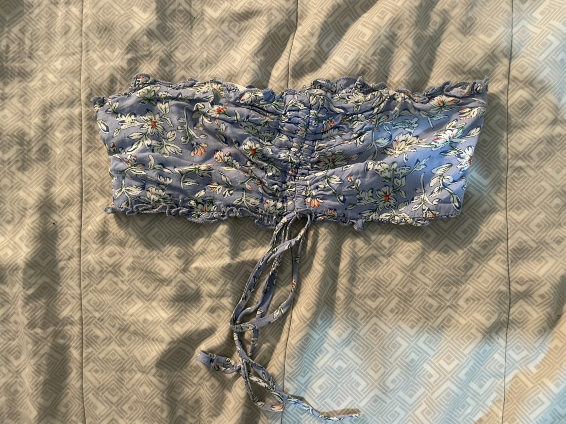 טופ סגול פרחוני - kiss the sky