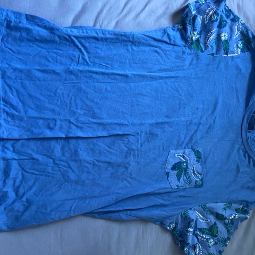 מגוון חולצות קצרות לגבר