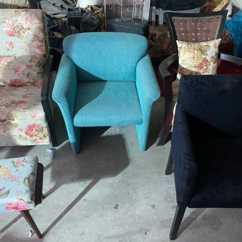 כורסאות חדשות למכירה במחיר מציאה!