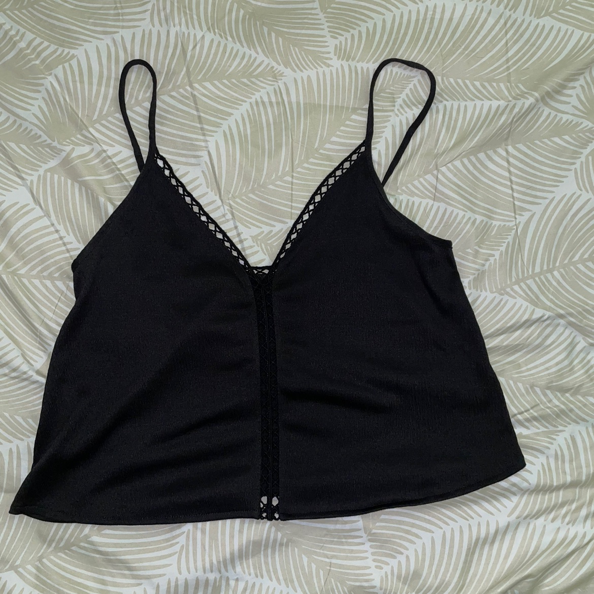 גופייה שחורה נדירה מ-H&M