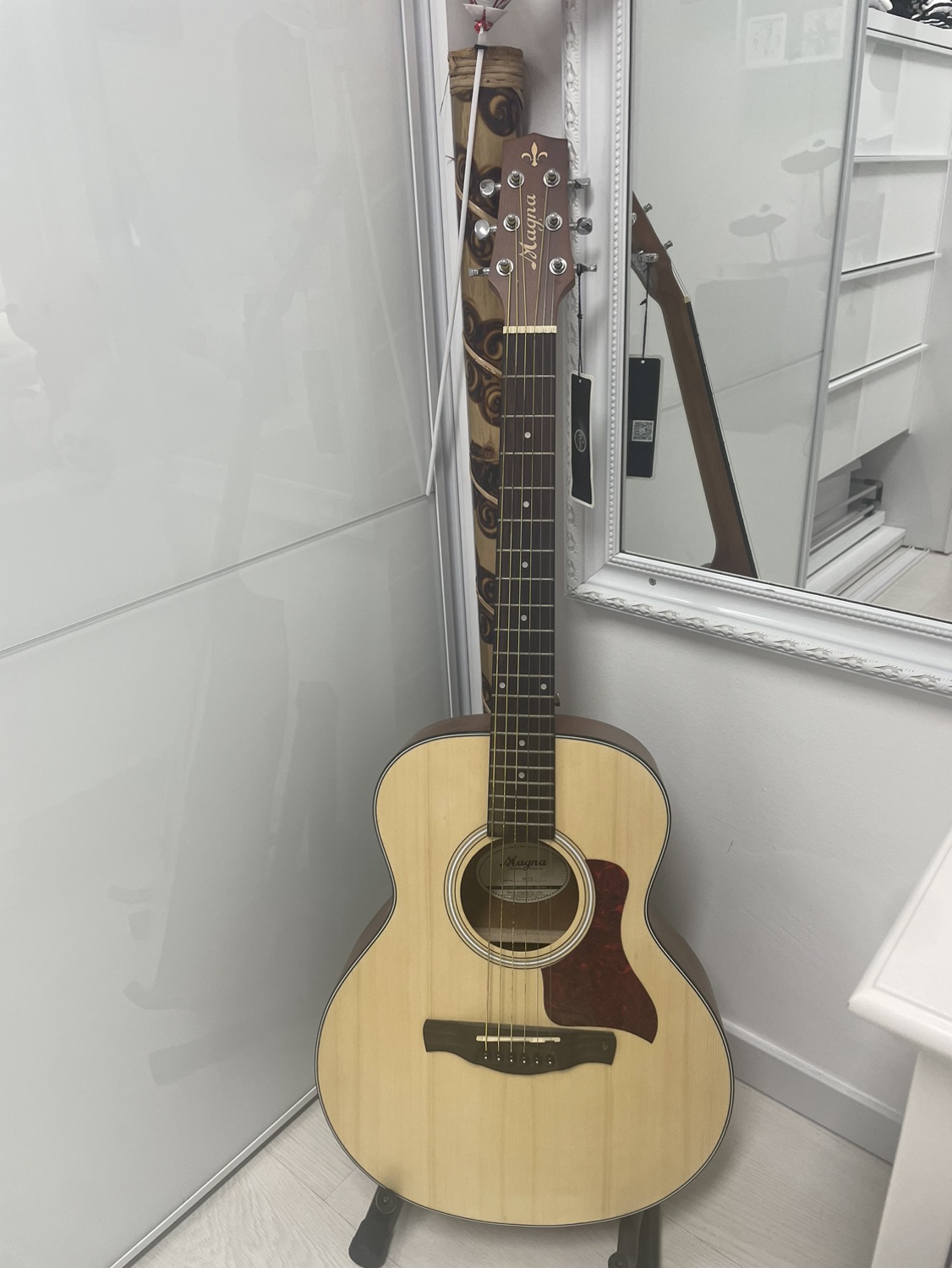 גיטרה אקוסטית