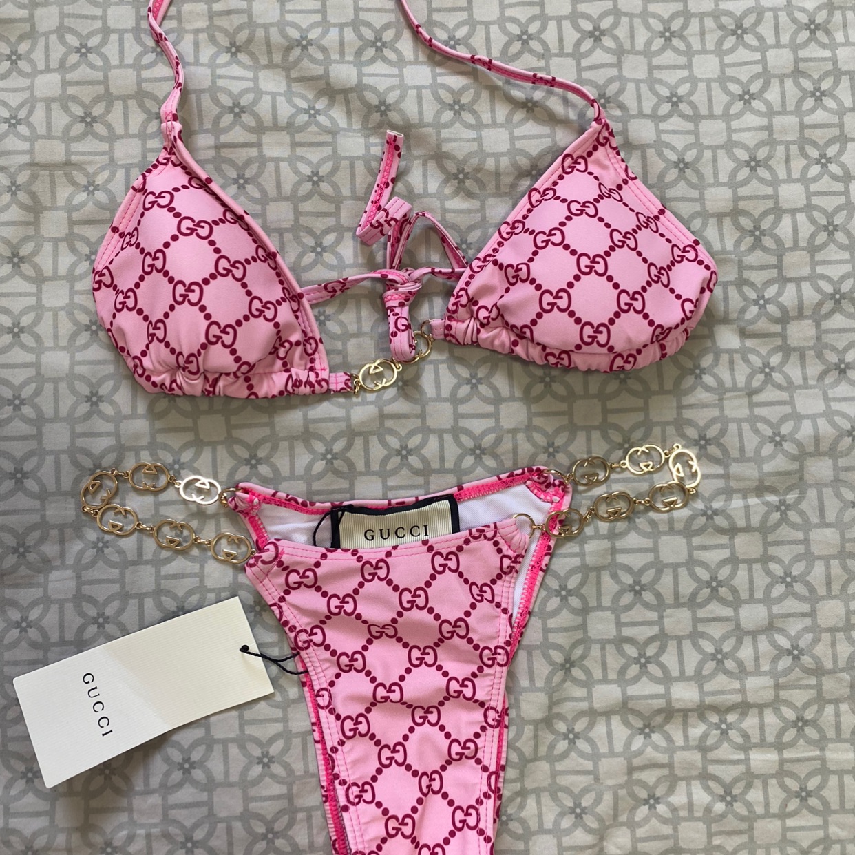 בגד ים גוצ׳ייייי