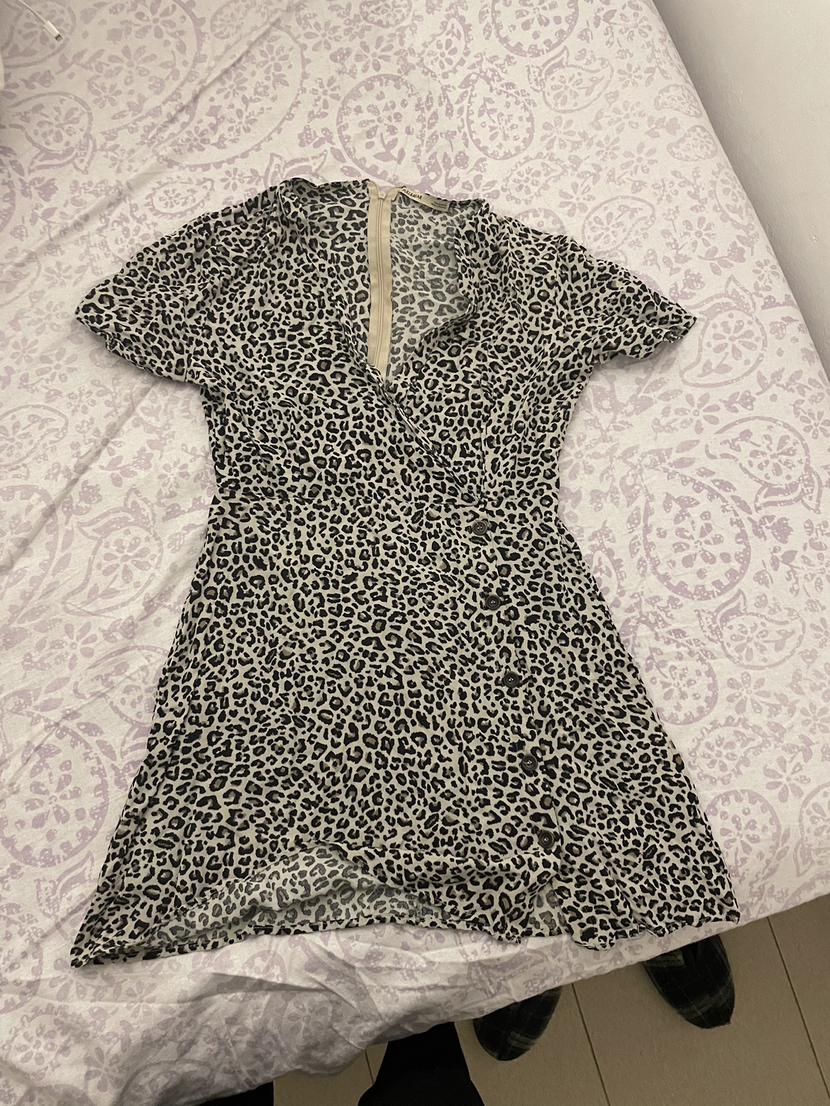 שמלת מעטפת מנומרת פול אנד בר