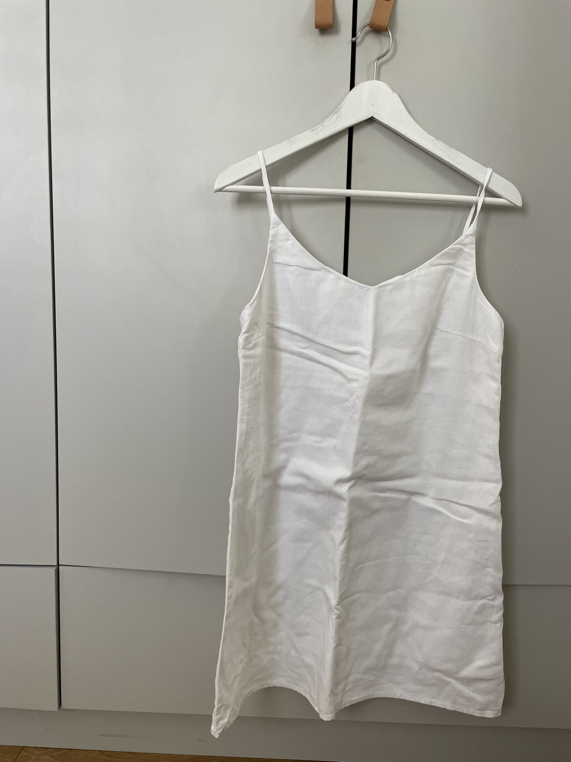 שמלה לבנה בילבונג נלבשה פעמיים 