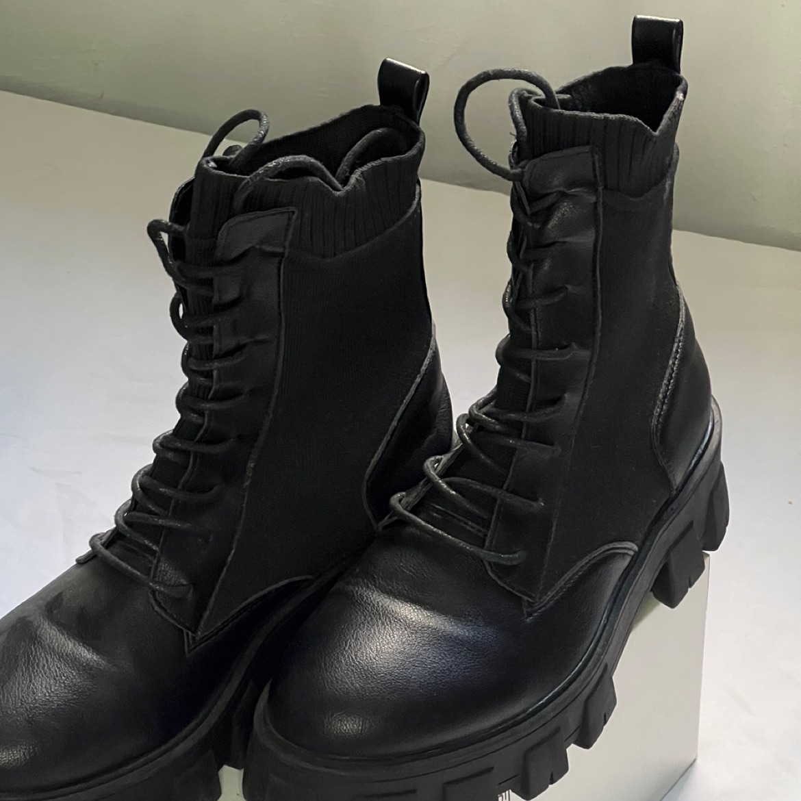 חצי מגף שחור מרנואר מידה 39