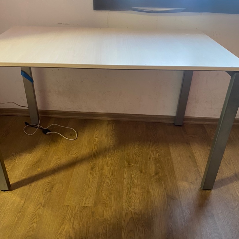 למסירה במטבע יאפ שולחן למחשב /כתיבה /לימוד