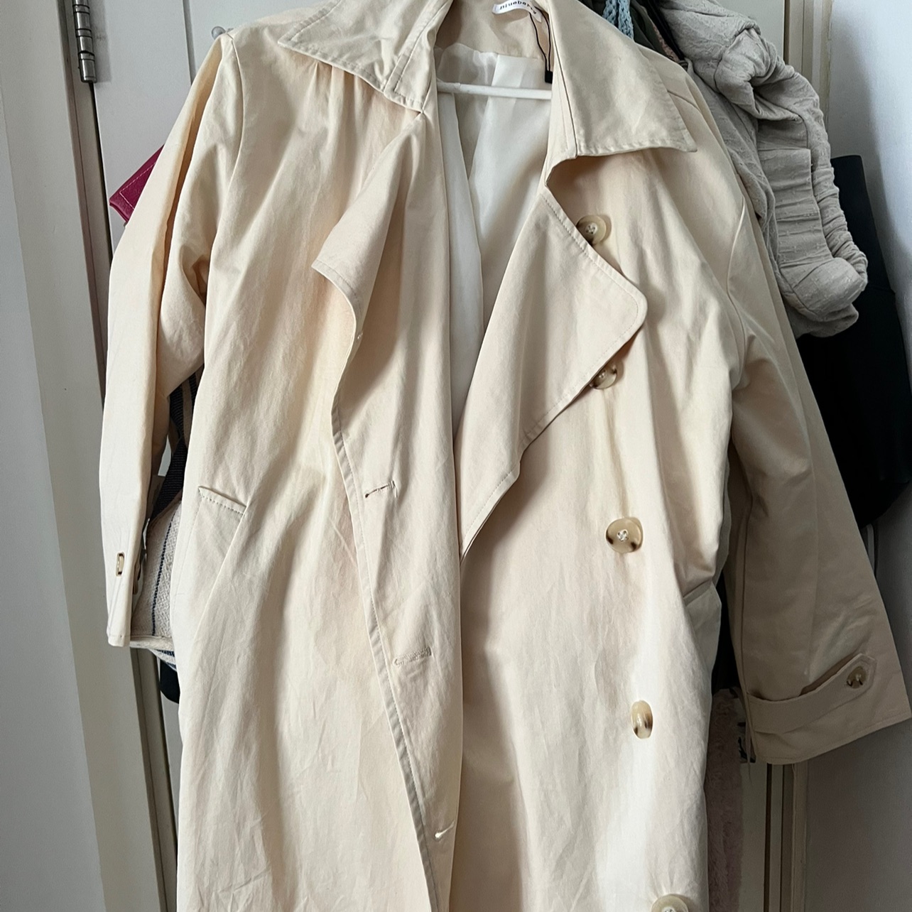 מעיל מושלם מבלוברי שלא נלבש אף- פעם 
120 שקלים