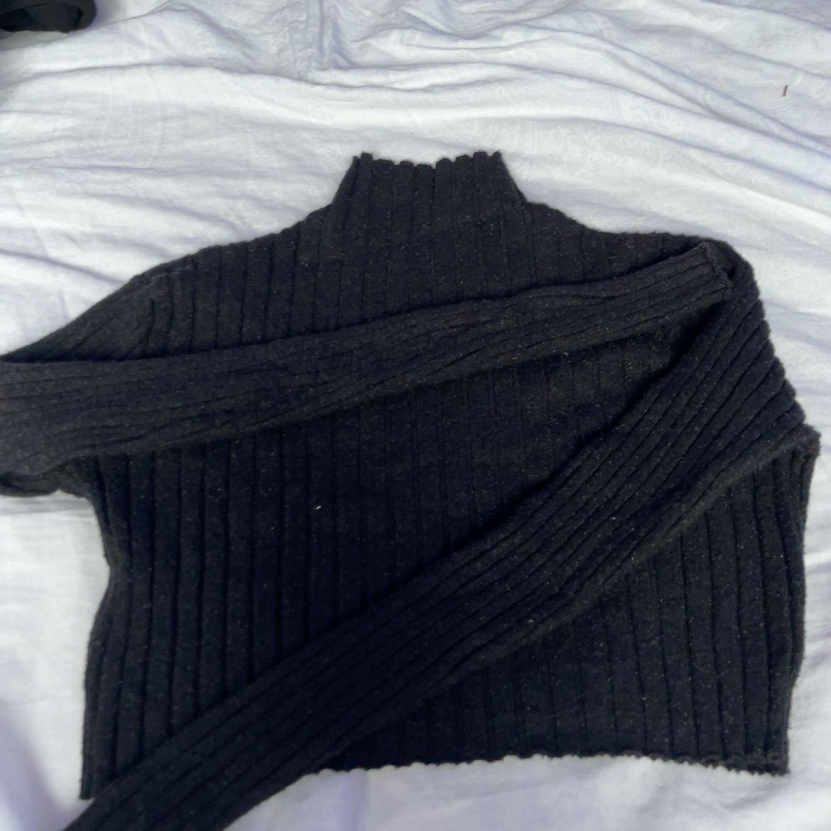 סוודר קרופ מהמם בצב שחור מנצנץ🖤